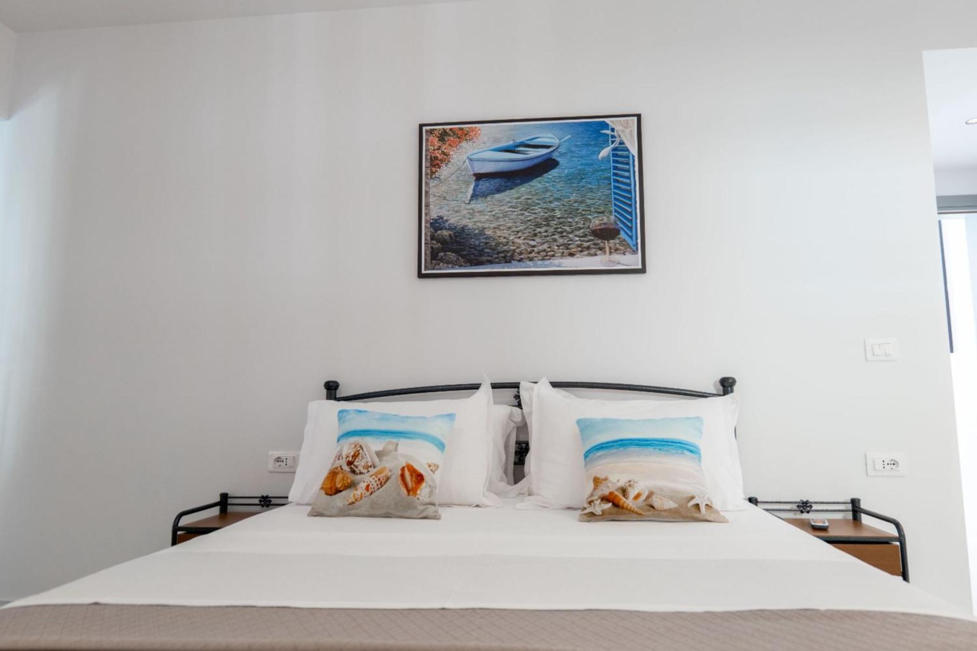 Aleksandra Apartments Sarandë Esterno foto