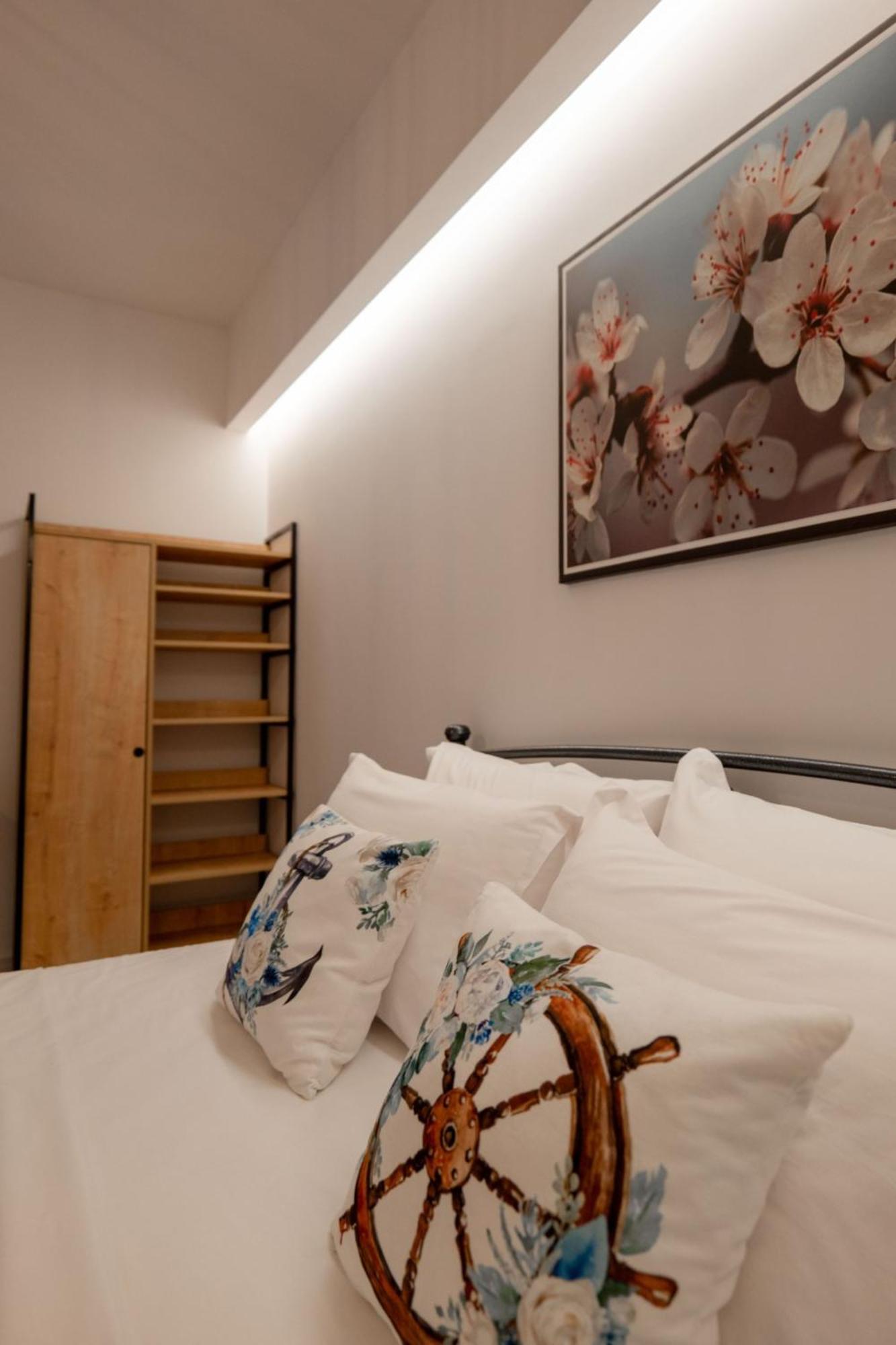 Aleksandra Apartments Sarandë Esterno foto